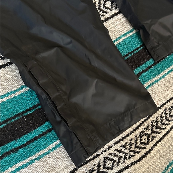 Columbia *NWOT* Women's Omni-Tech Rain Pants in Black - Picture 3 of 15